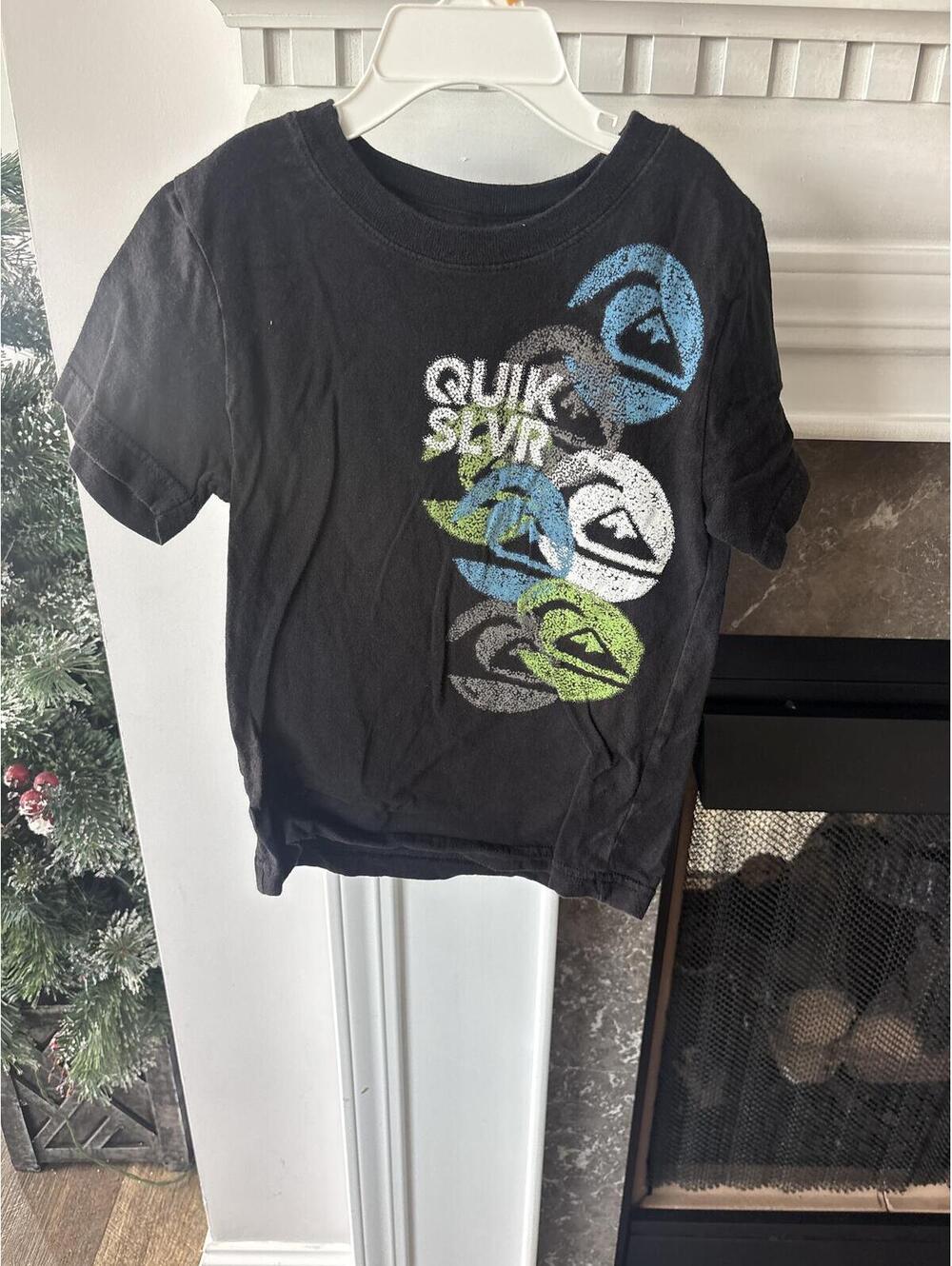 Vintage Y2k Quiksilver Black Graphic Logo T-Shirt Size 5 Boys shirt Kids